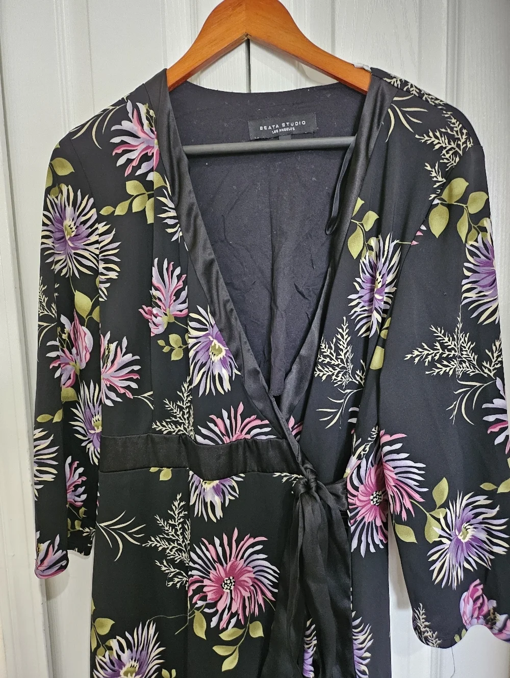 Beata Studio Los Angeles Floral Wrap Dress Size 14 Black Pink Midi Made in USA. - Picture 5 of 15